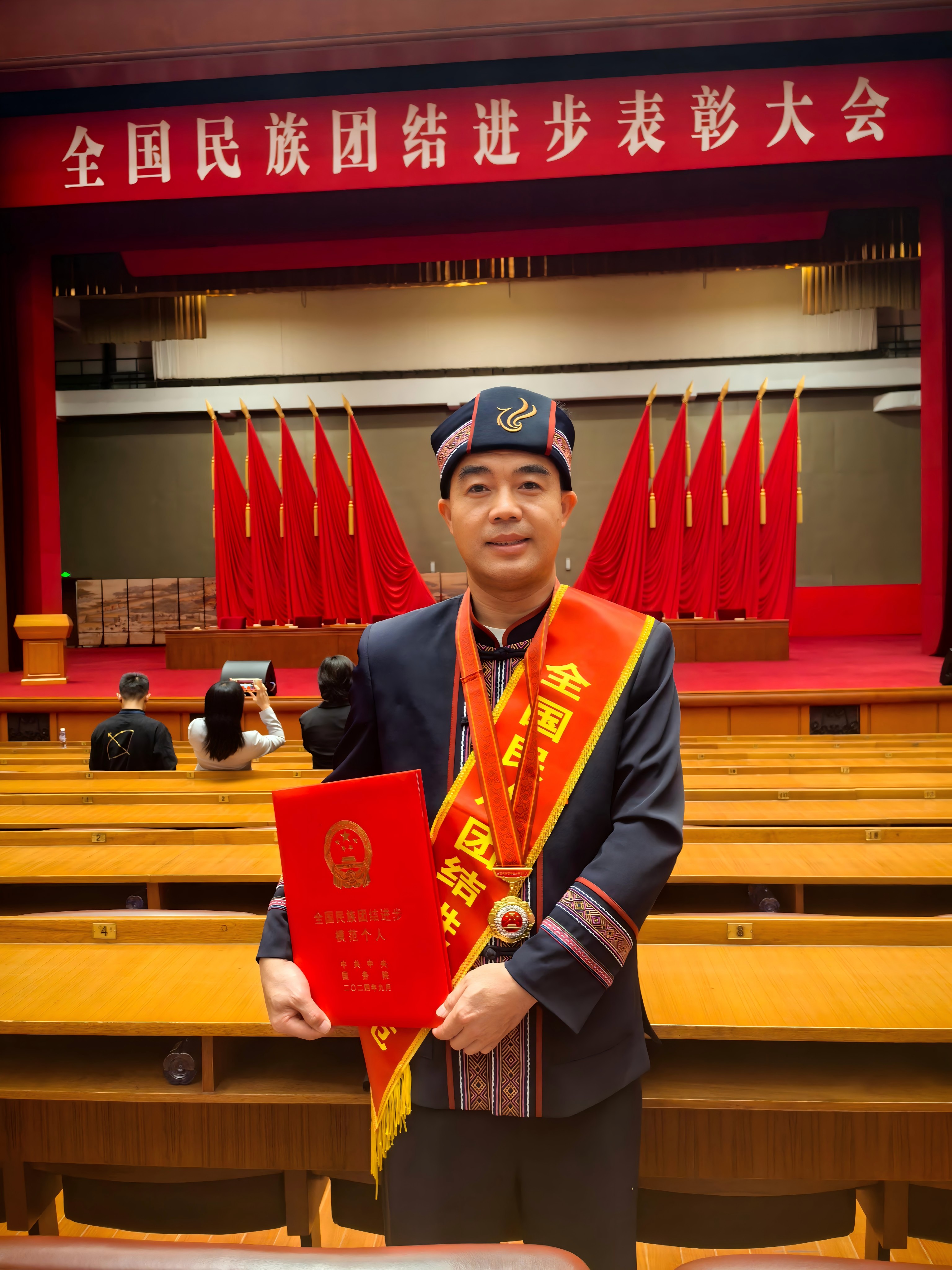 1、銀總獲獎圖片(1)